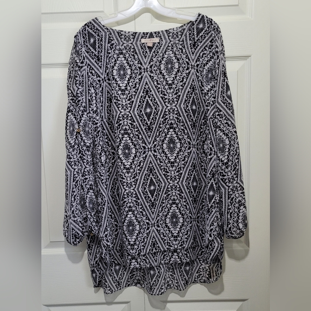 Roz & Ali  Black and White Patterned Blouse size 1X